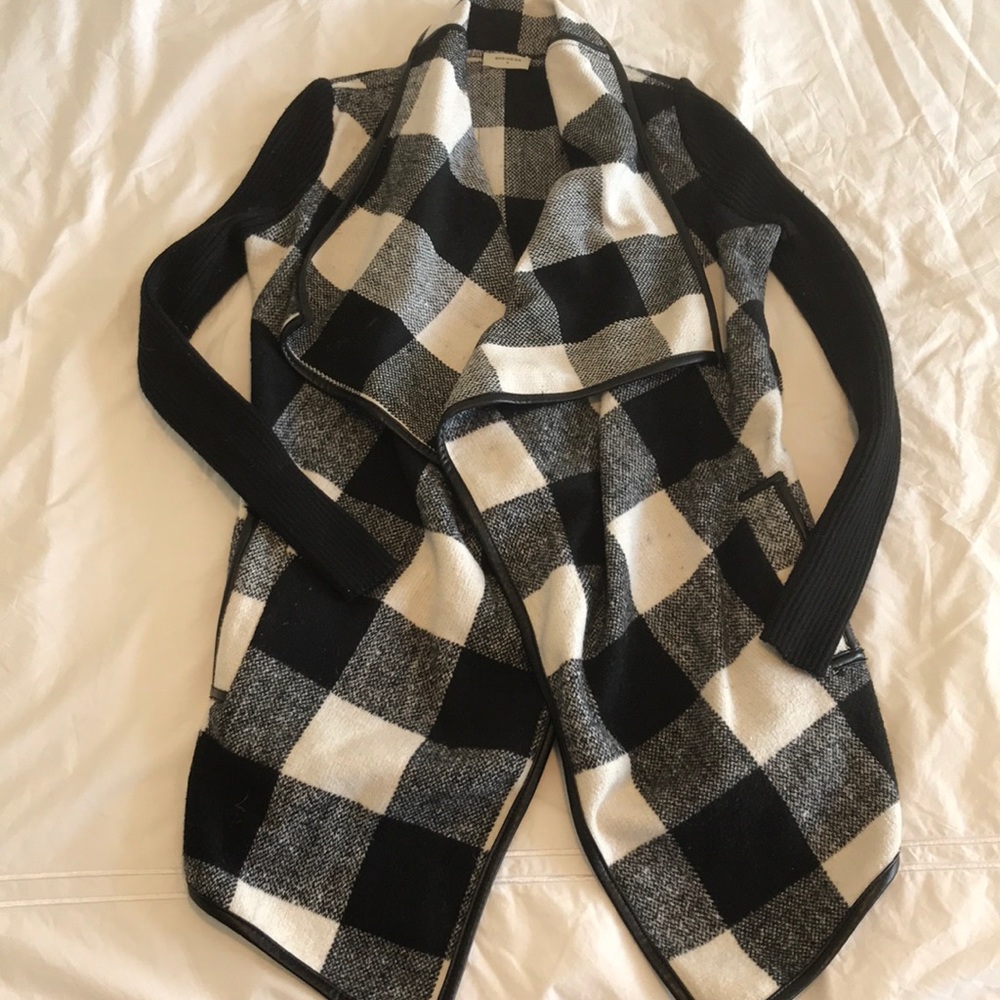 ‼️CCO‼️Buffalo Check Drape Front Sweater